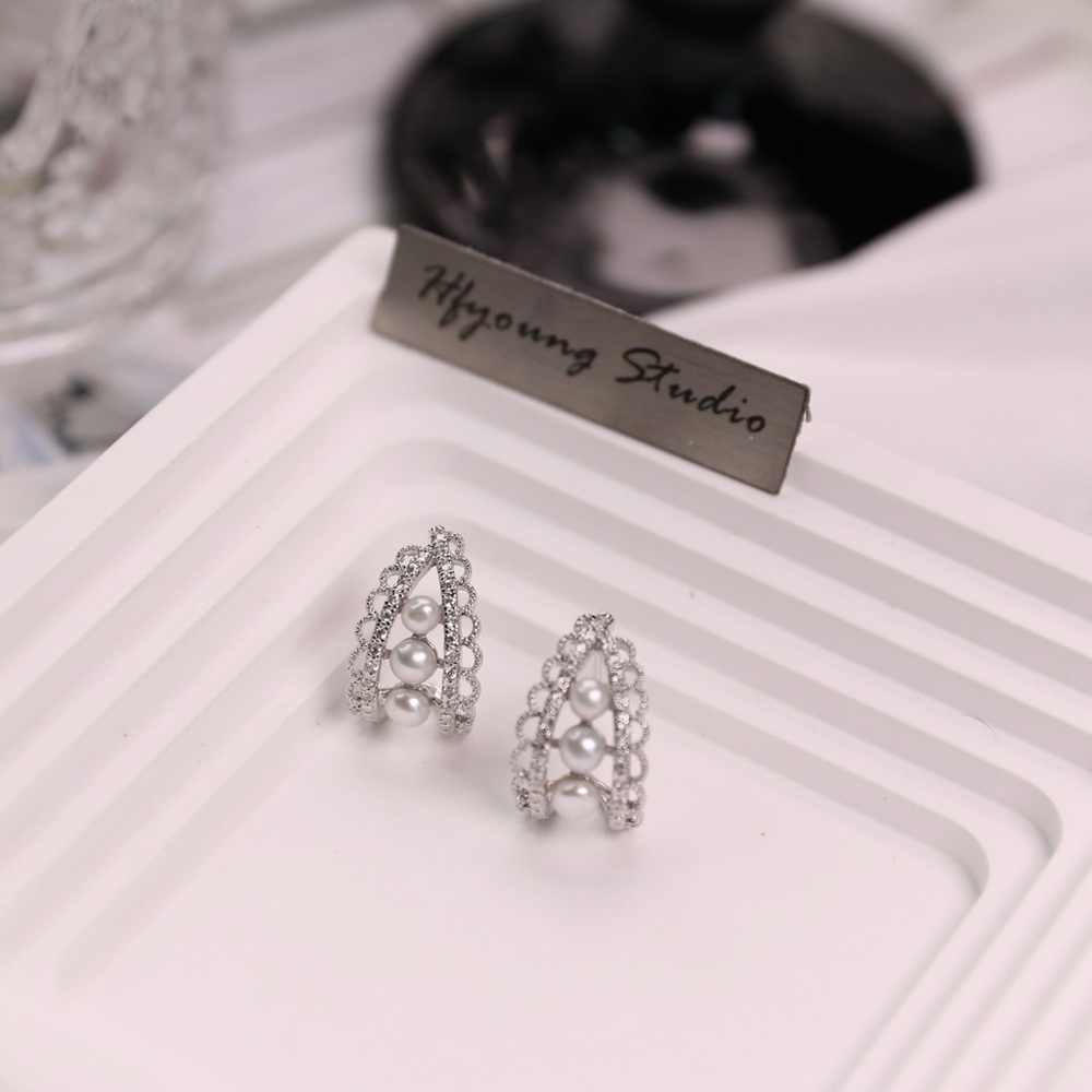 Elegant Silver Lace Freshwater Pearl Earrings